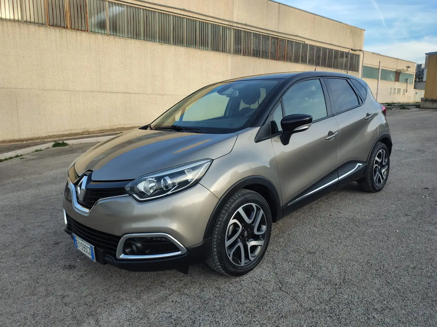 Renault Captur Captur I 1.5 dci energy R-Link 90cv edc Bronze - 1