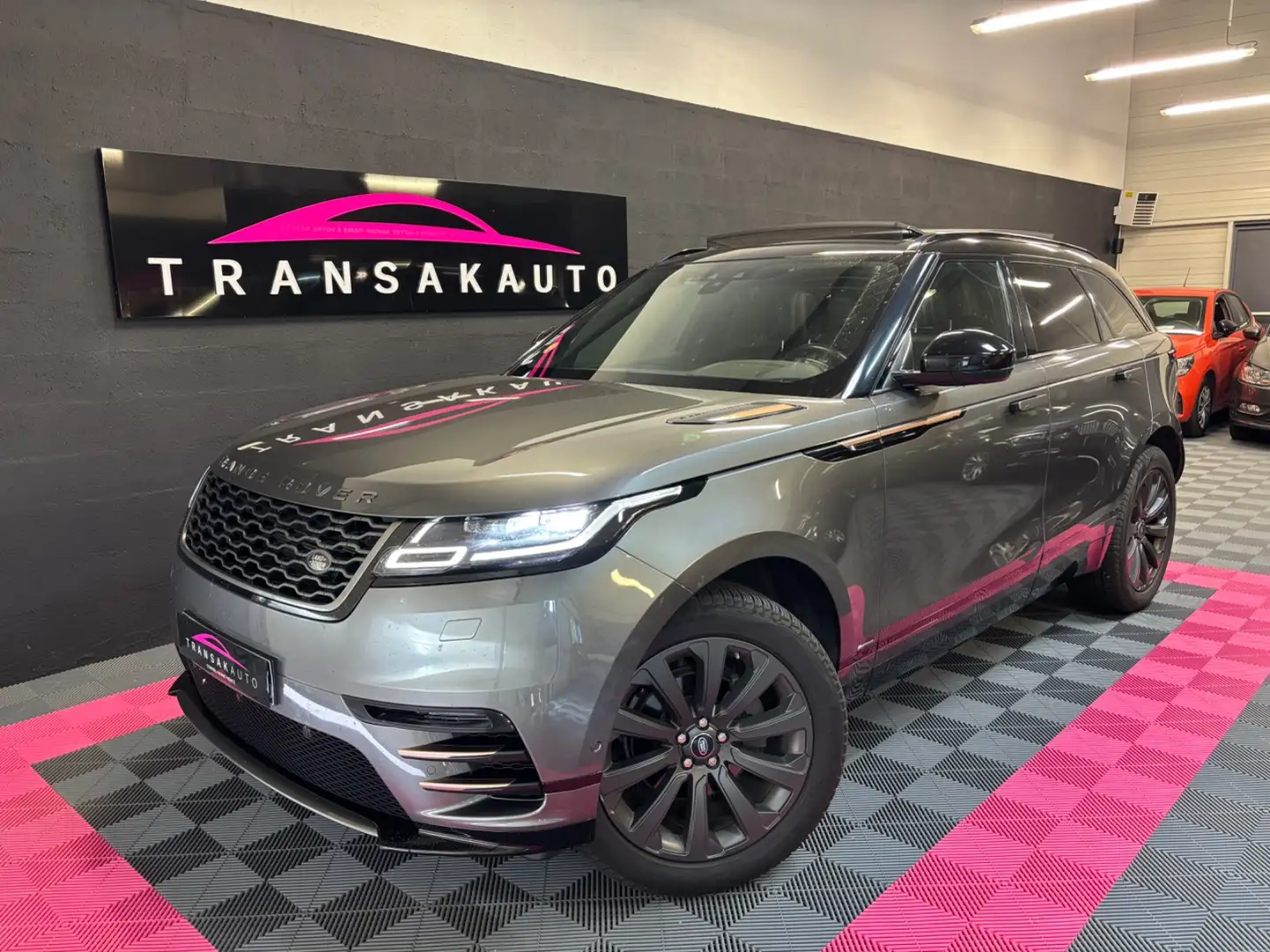 Land Rover Range Rover Velar R-Dynamics SE Šedá - 1