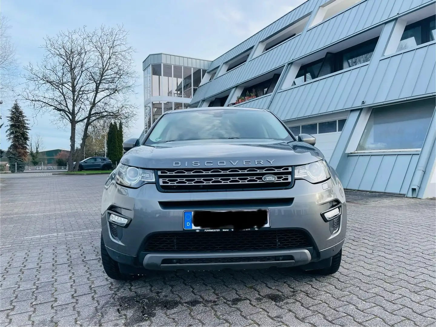 Land Rover Discovery Sport Discovery Sport TD4 Aut. SE Grau - 2