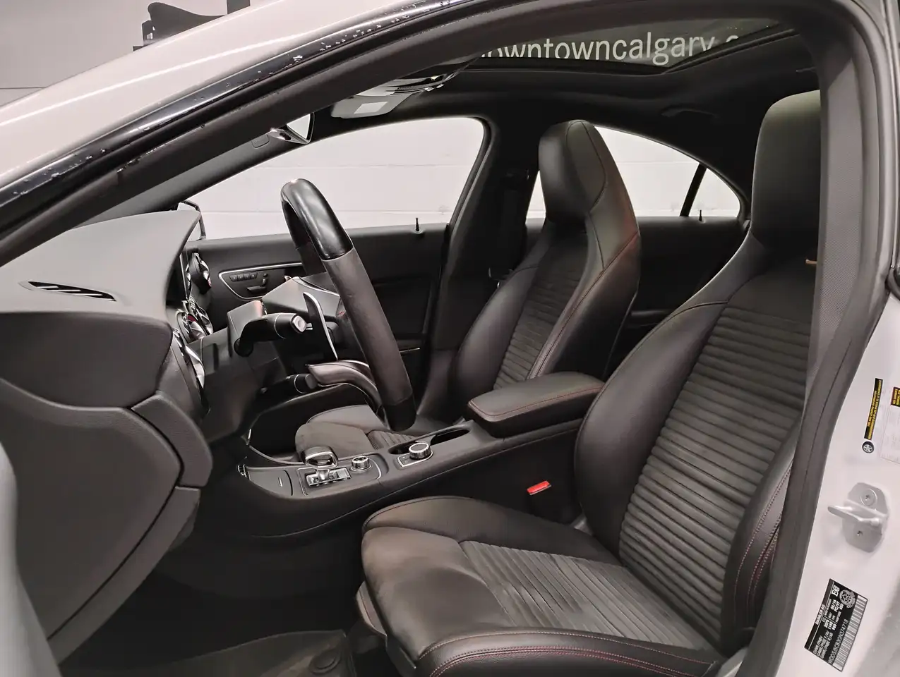 Mercedes-Benz CLA снимка Mercedes-Benz CLA