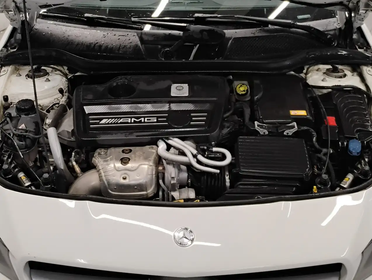 Mercedes-Benz CLA снимка Mercedes-Benz CLA