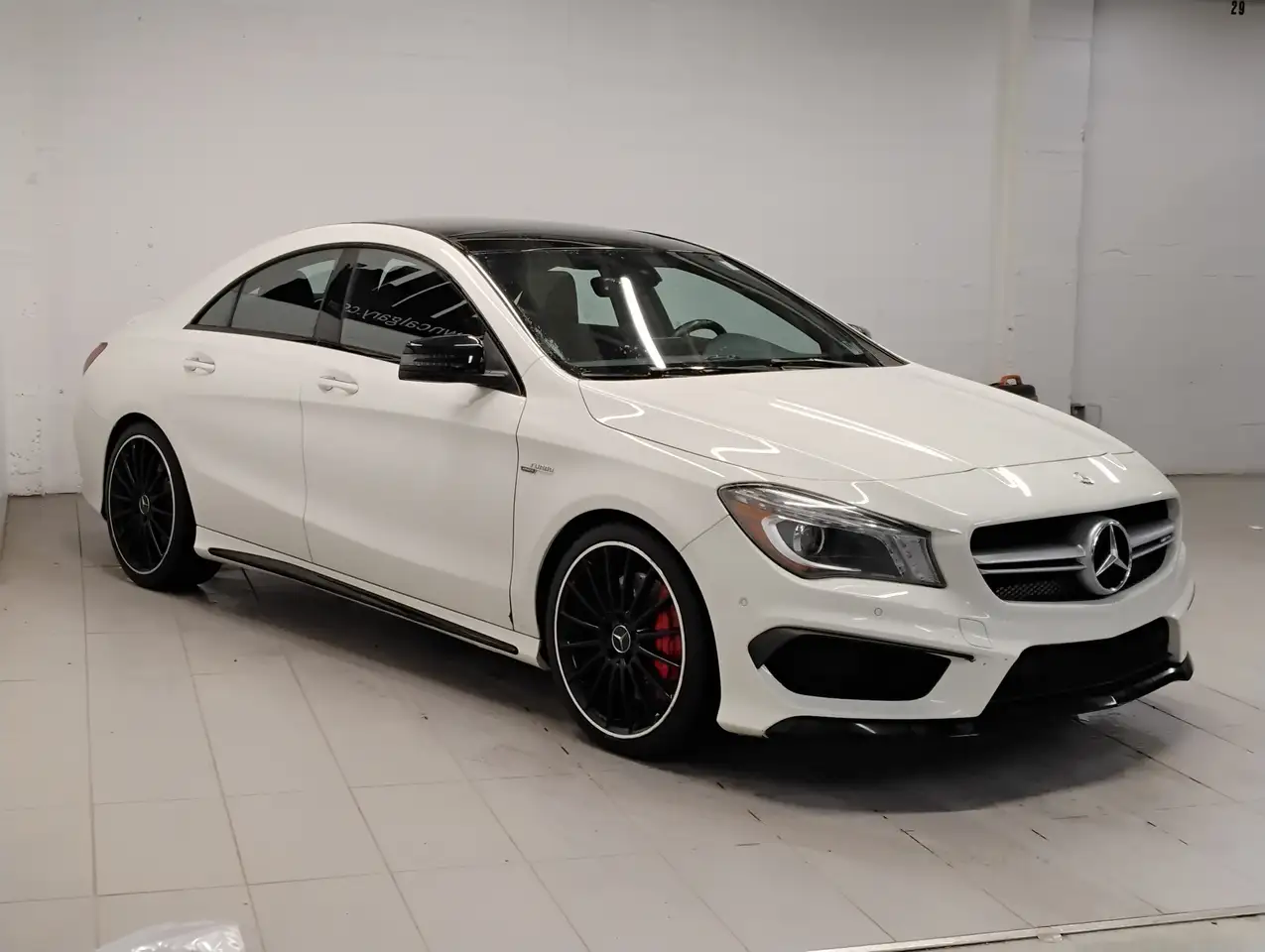 Mercedes-Benz CLA снимка Mercedes-Benz CLA