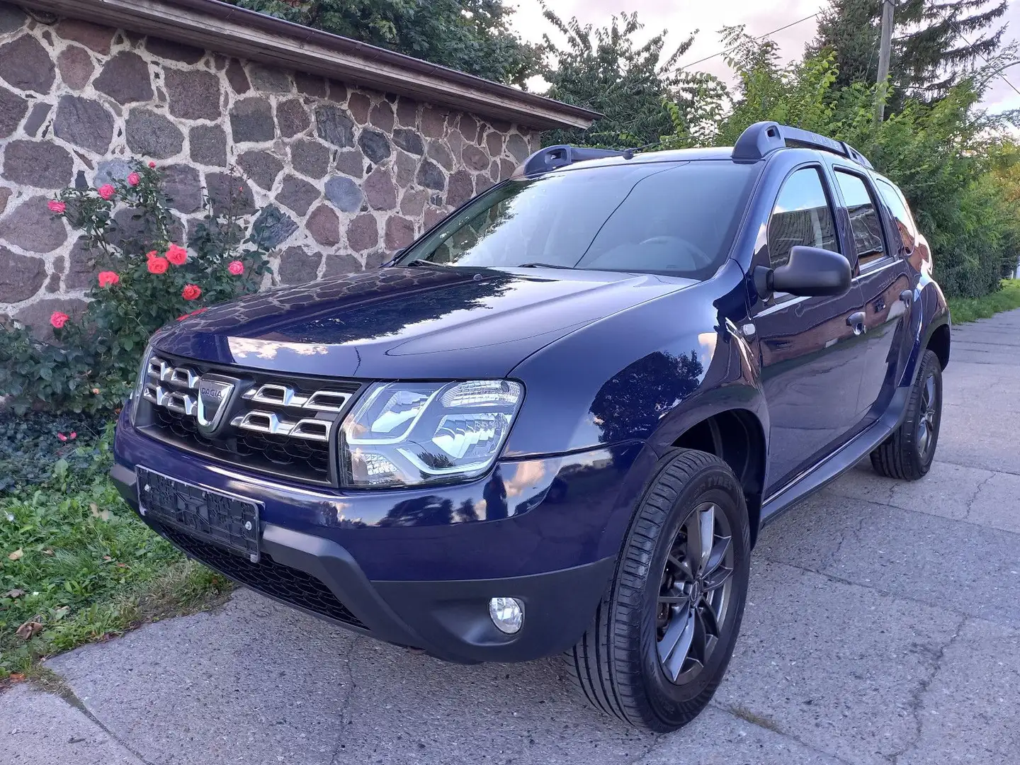 Dacia Duster I Ambiance 4x2- 1 Hand- Klima- Tüv neu Blau - 1