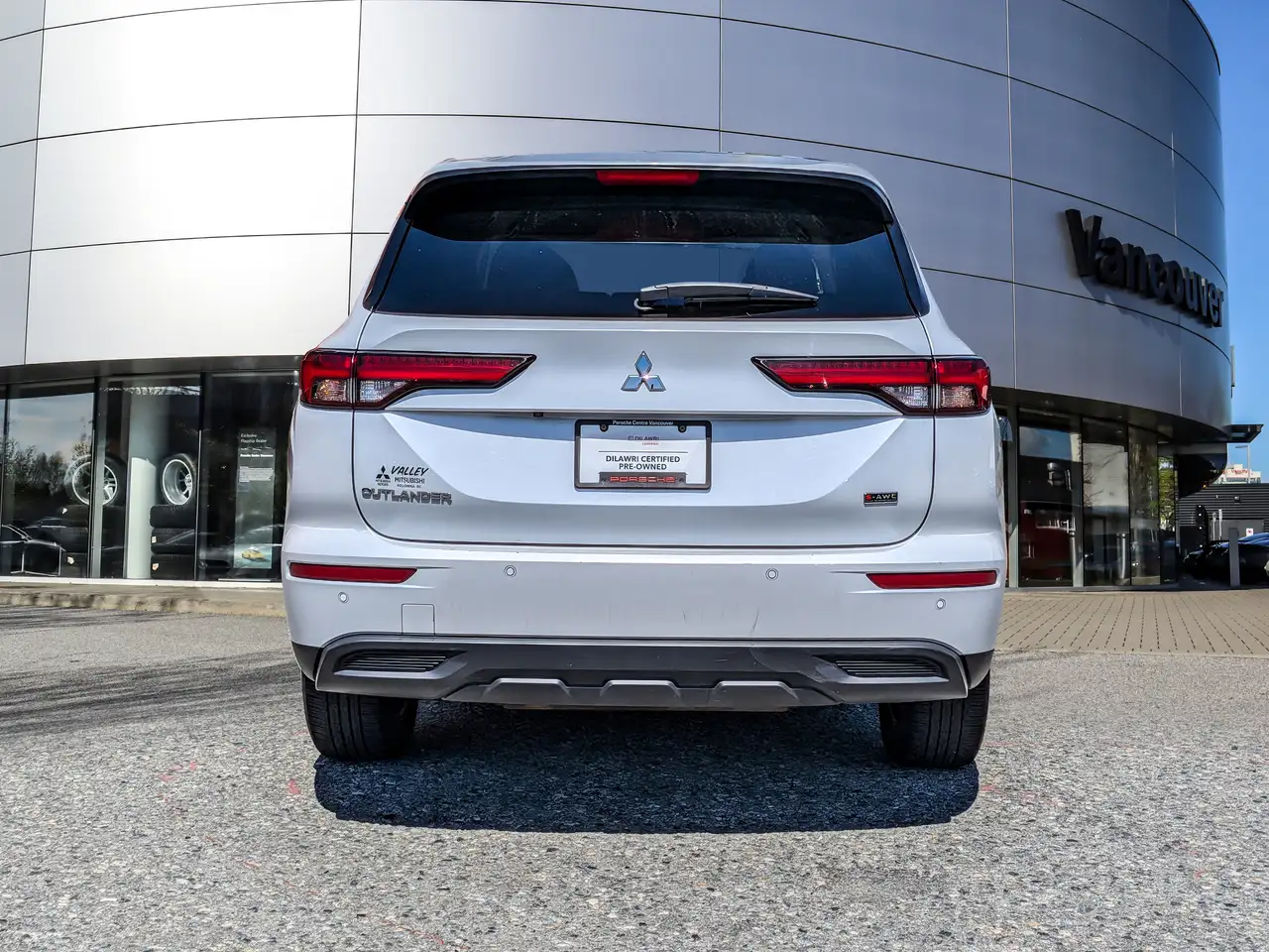 Mitsubishi Outlander снимка Mitsubishi Outlander