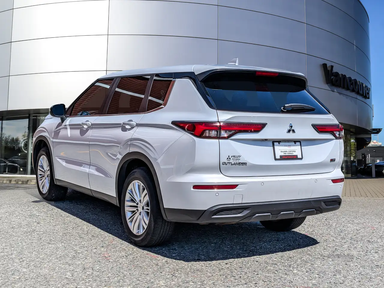 Mitsubishi Outlander снимка Mitsubishi Outlander