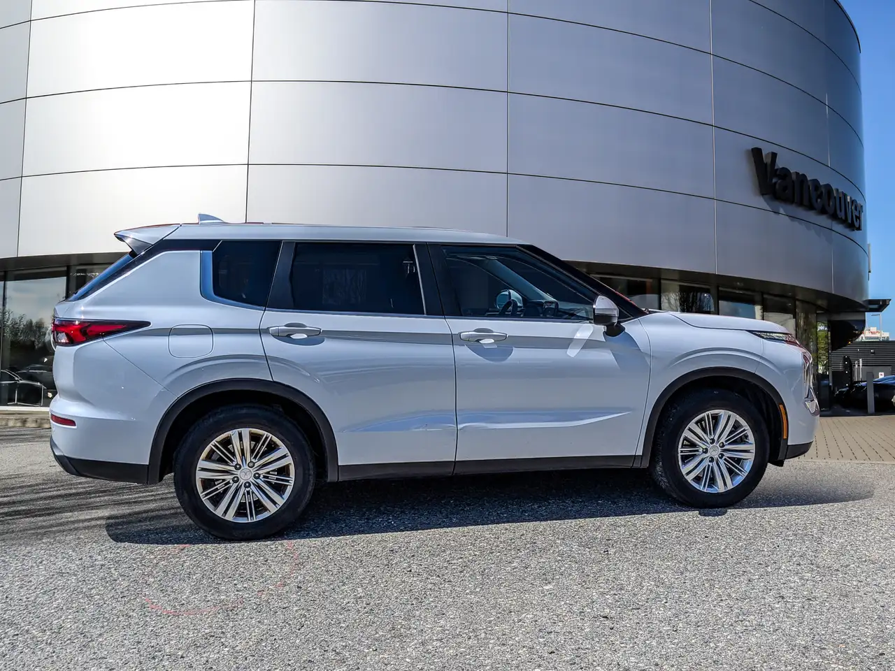 Mitsubishi Outlander снимка Mitsubishi Outlander