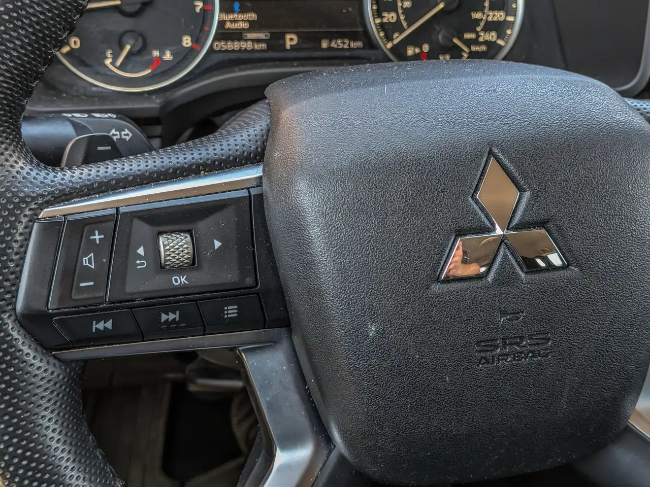Mitsubishi Outlander снимка Mitsubishi Outlander