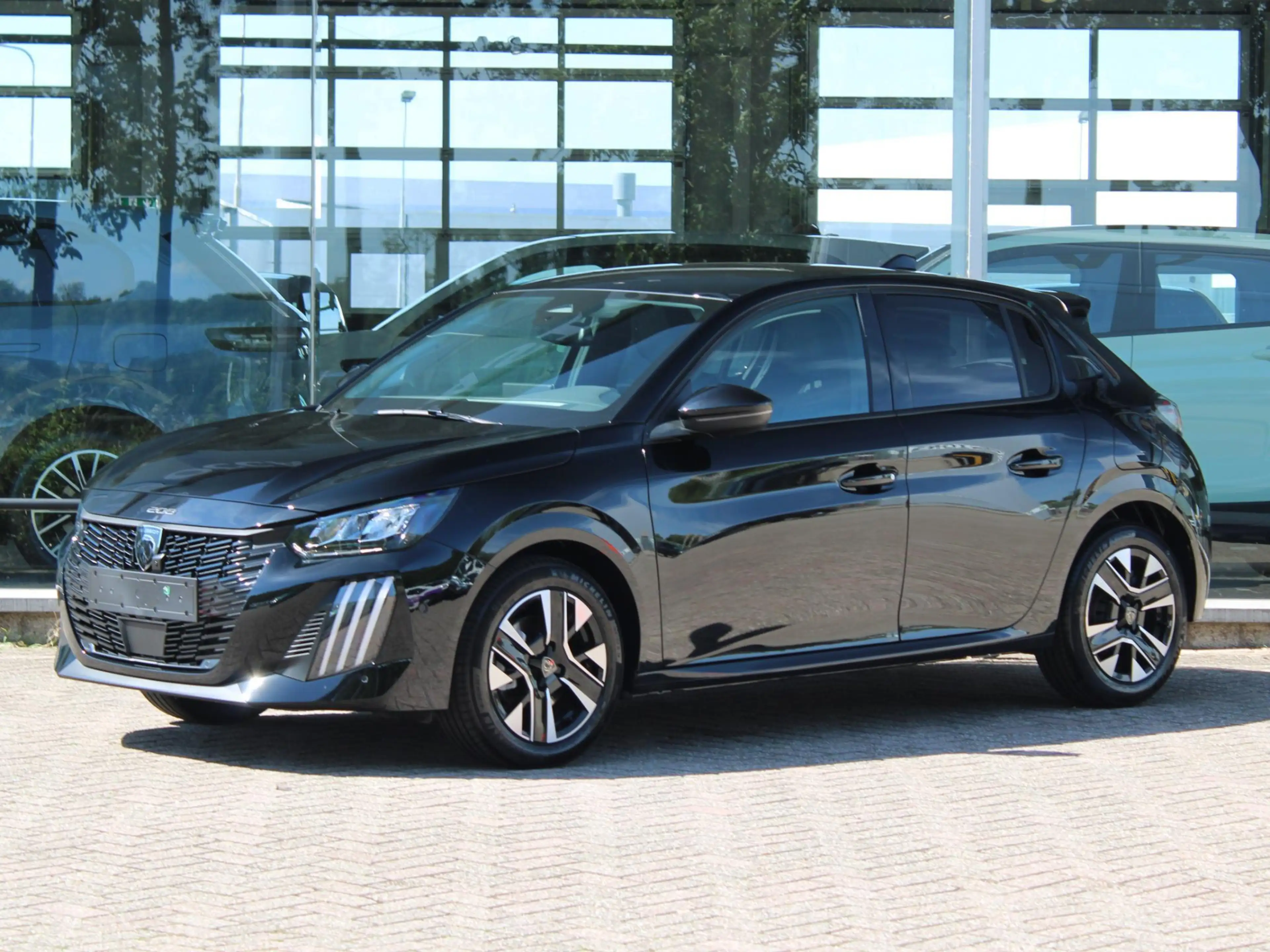 Peugeot 208 1.2 PT 100 Allure VOORRAADKORTING — photo 2