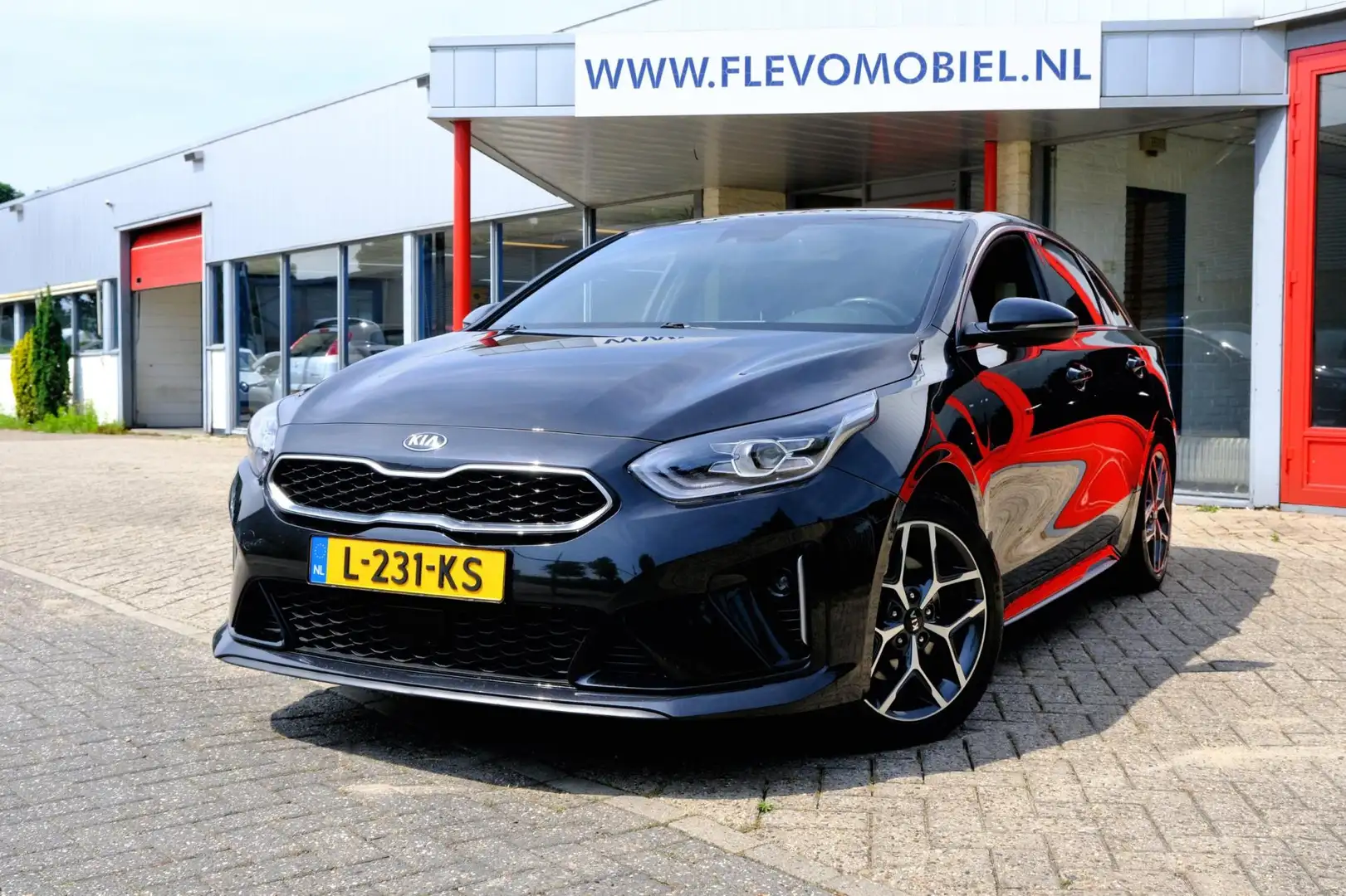 Kia ProCeed / pro_cee'd 1.0 T-GDI GT-Line Pano|Leder-Alcantara|Navi|Cam|LM Zwart - 1