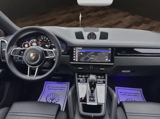 Porsche Cayenne view 7