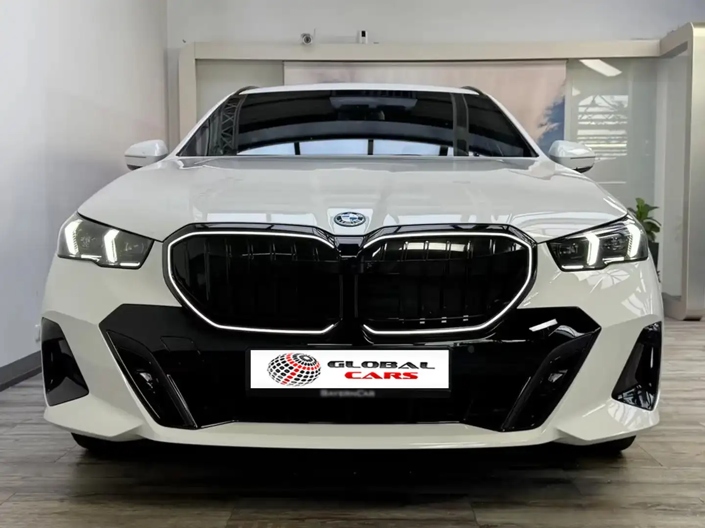 BMW 530 530e xDrive Touring Msport Blanc - 2