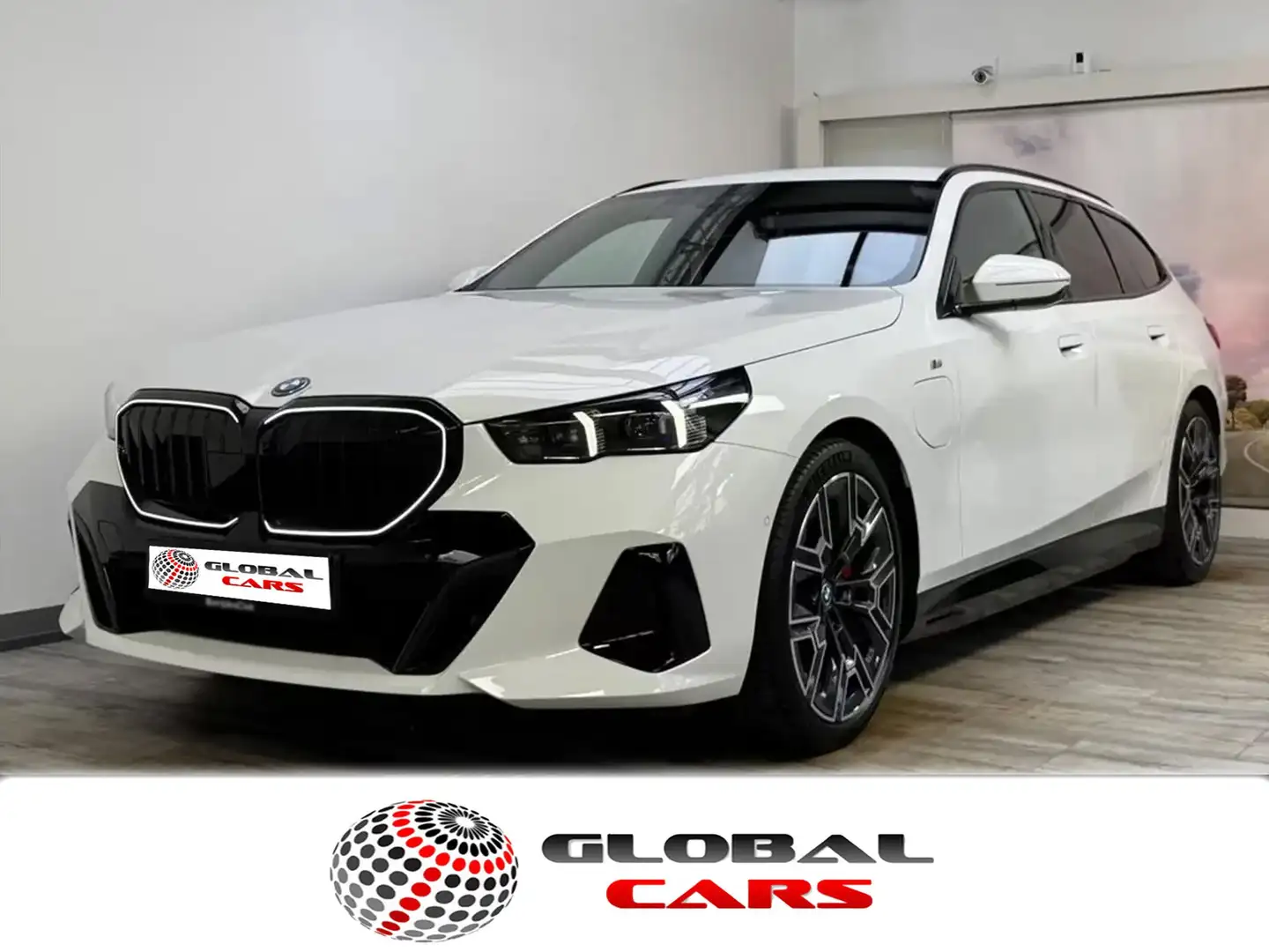 BMW 530 530e xDrive Touring Msport Blanc - 1