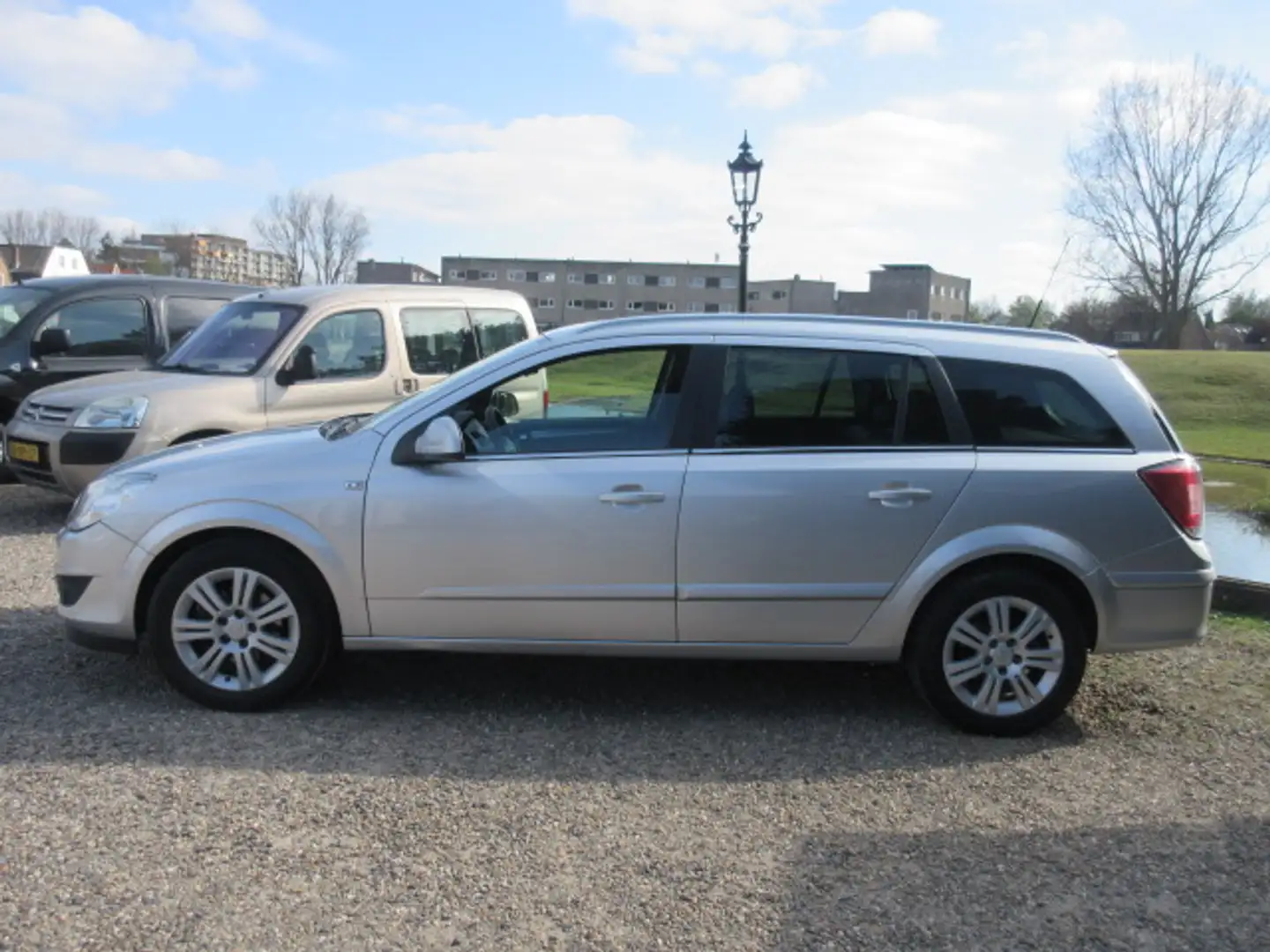 Opel Astra Wagon 1.6 Cosmo - Airco - Navigatie - Leer Gris - 2