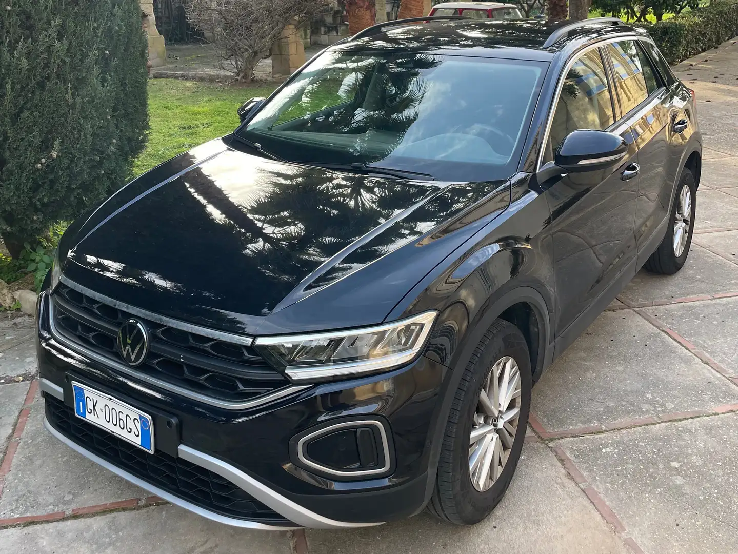 Volkswagen T-Roc T-Roc 2022 1.0 tsi Life 110cv Nero - 1