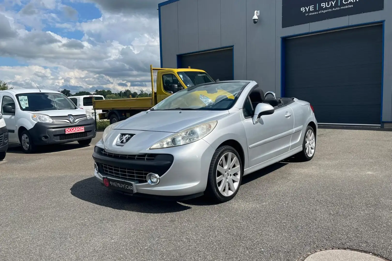 Peugeot 207 CC 1.6 HDi - 110 CH CC COUPE CABRIOLET Sport Pack  Gris - 1