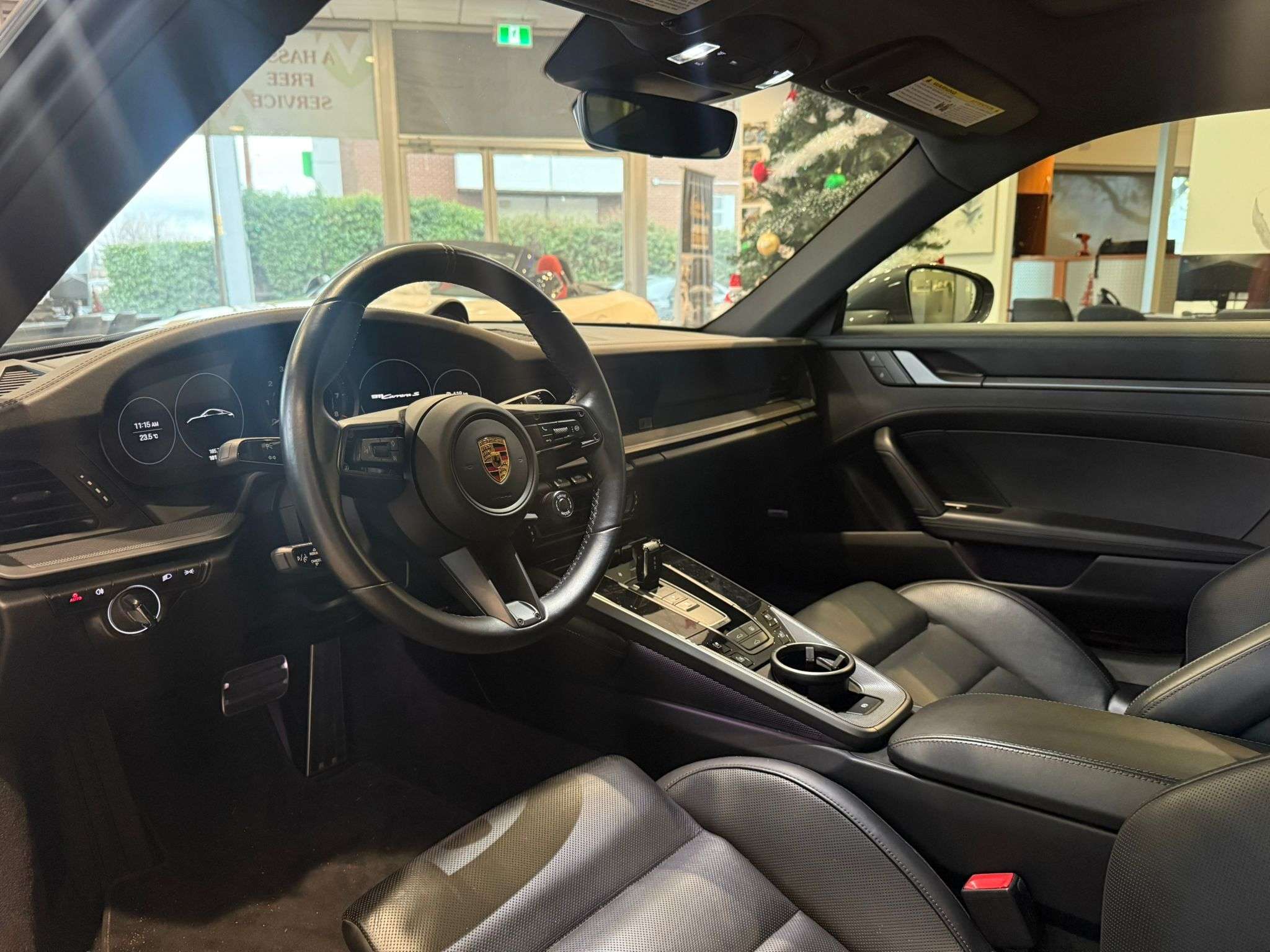 2024 Porsche 911 Carrera GTS — view 8