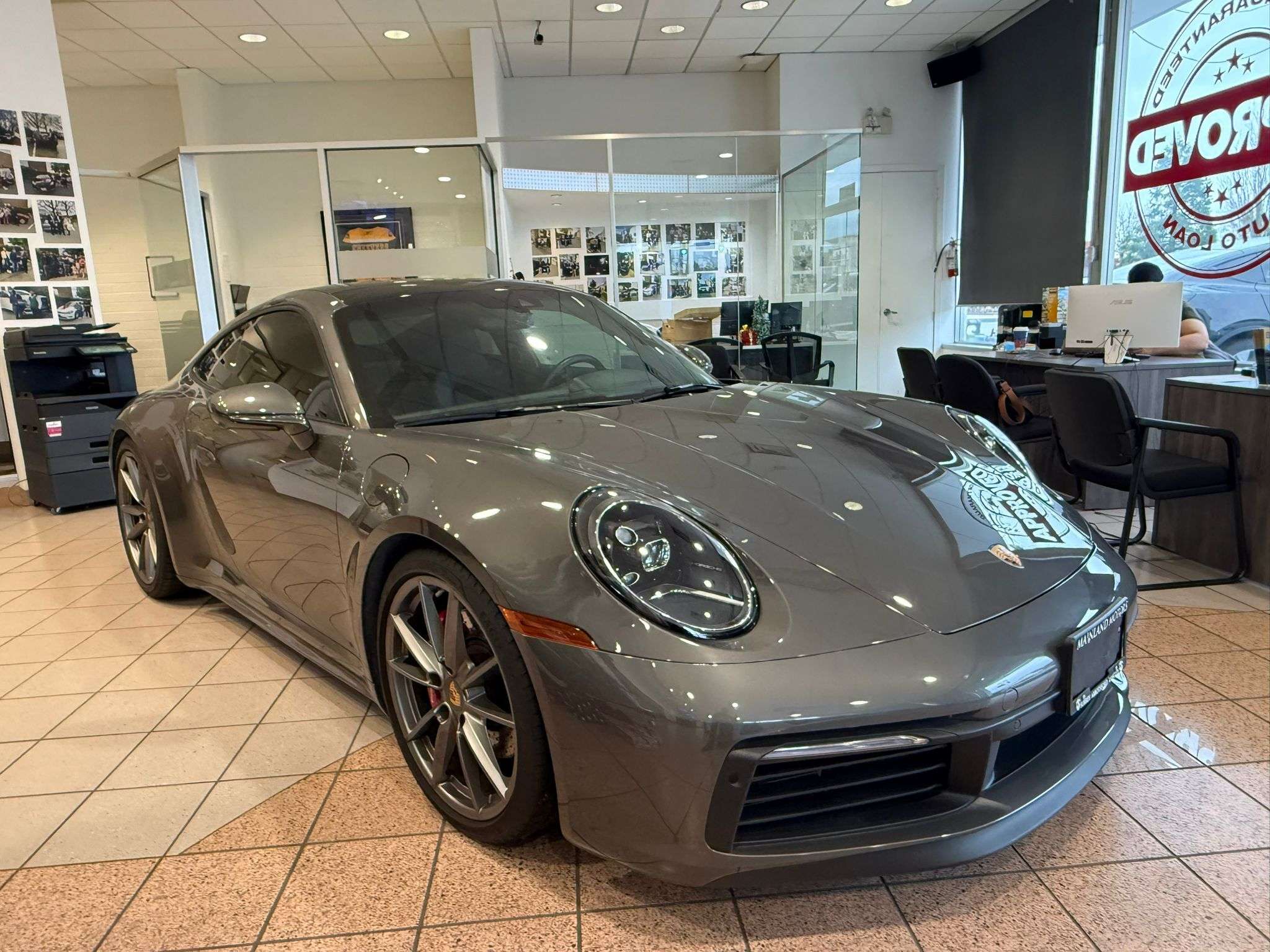 2024 Porsche 911 Carrera GTS — view 3