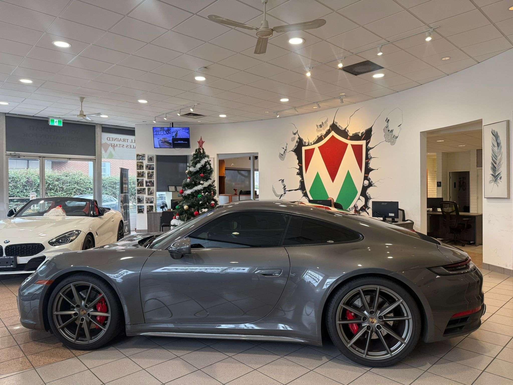 2024 Porsche 911 Carrera GTS — view 6