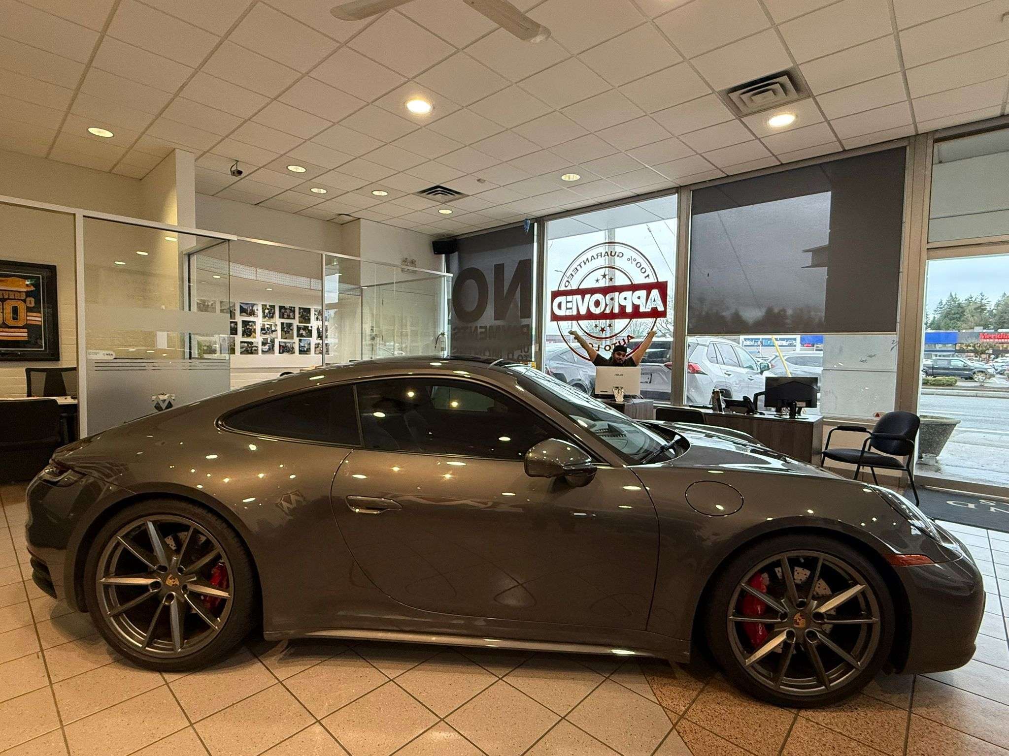 2024 Porsche 911 Carrera GTS — view 4