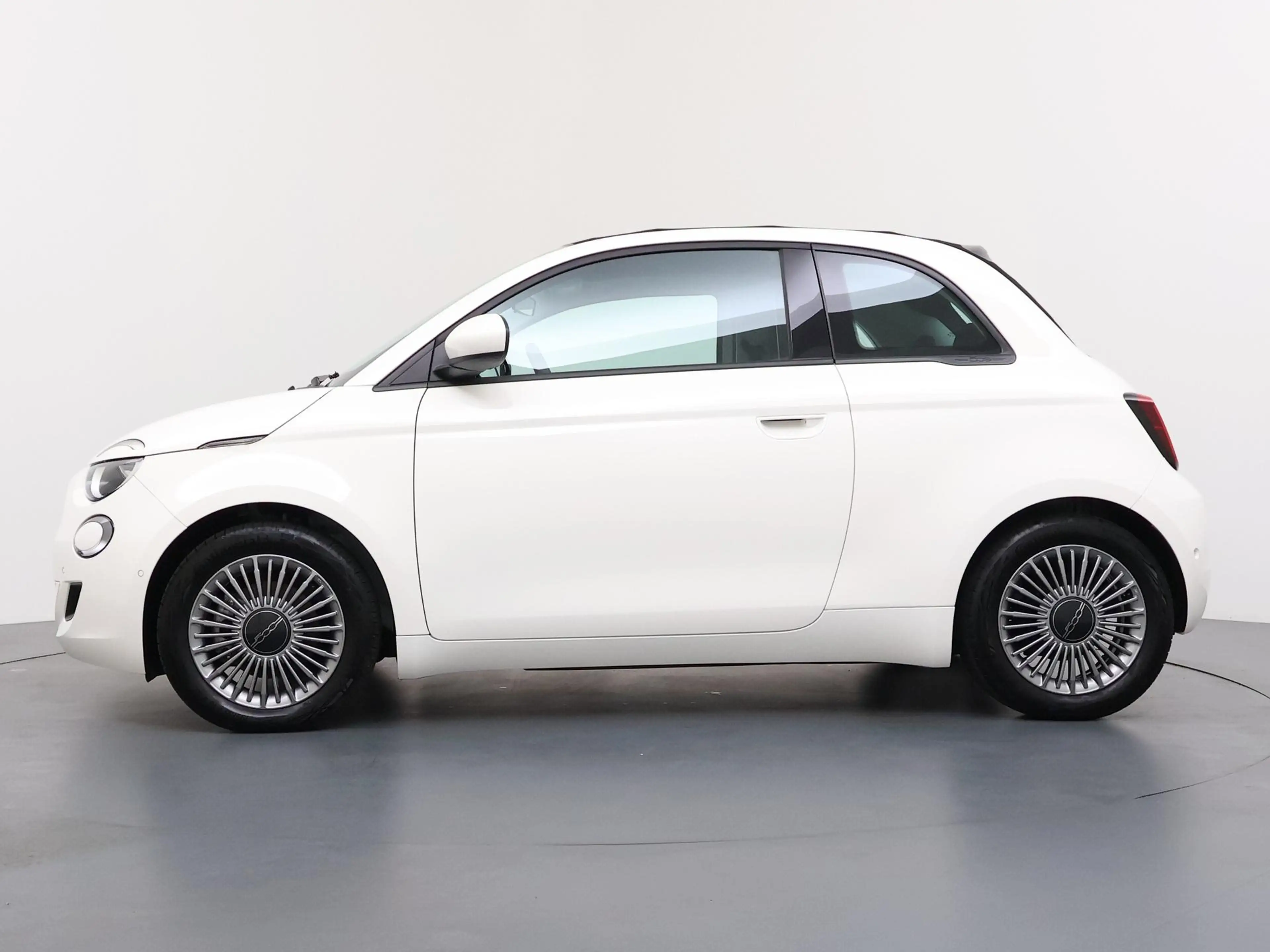 Fiat 500C 42 kWh | Parkeercamera | Stoel- & Voorruitverw. | — photo 2