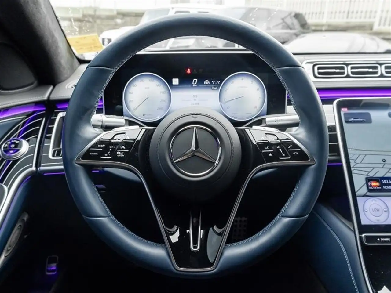 Mercedes-Benz S-Class снимка Mercedes-Benz S-Class