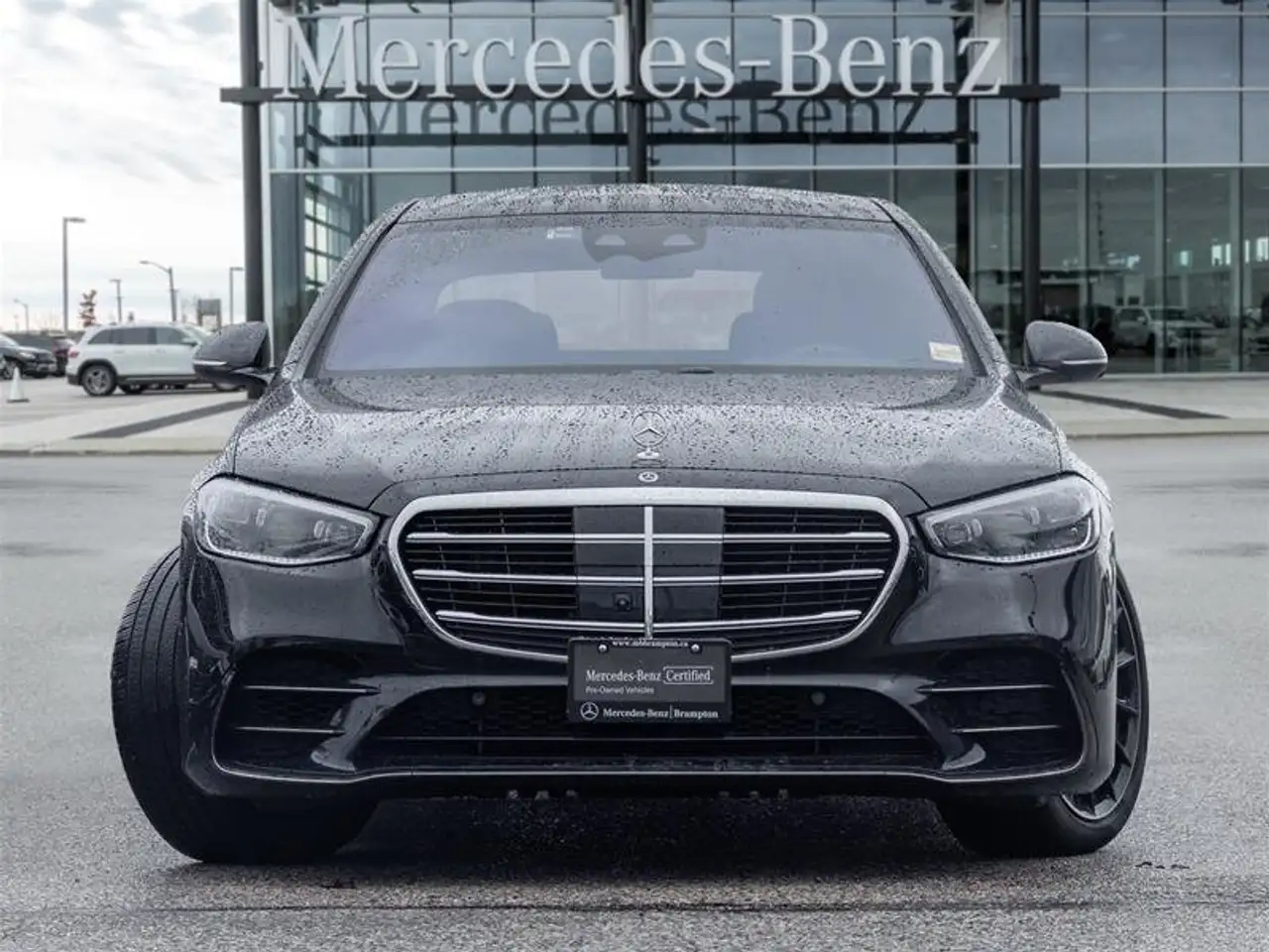 Mercedes-Benz S-Class снимка Mercedes-Benz S-Class