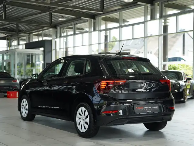 Volkswagen Polo view 9