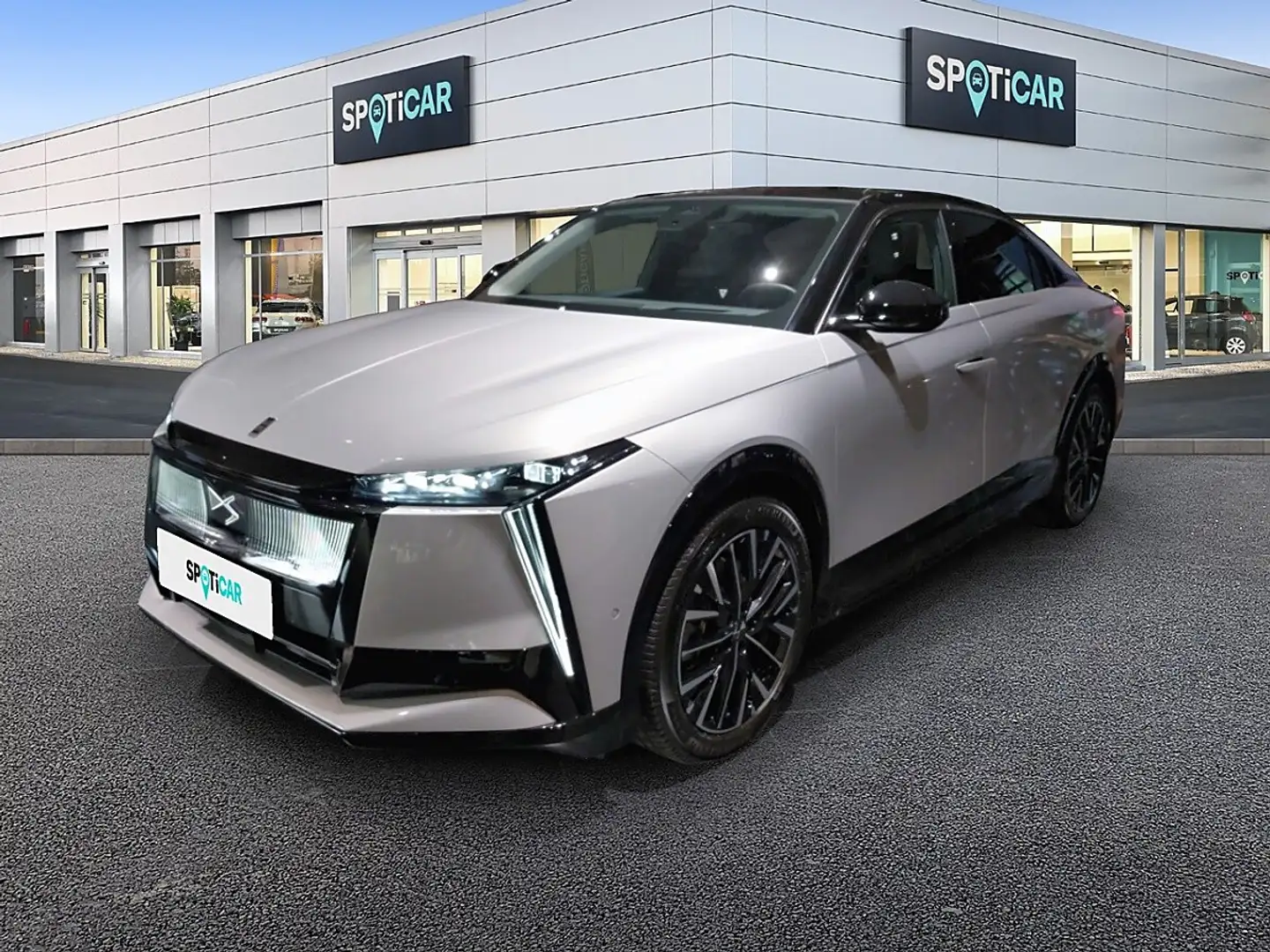 DS Automobiles N°8 DS N8 Long Range 97,2kWh AWD Etoile Aut. Silber - 1