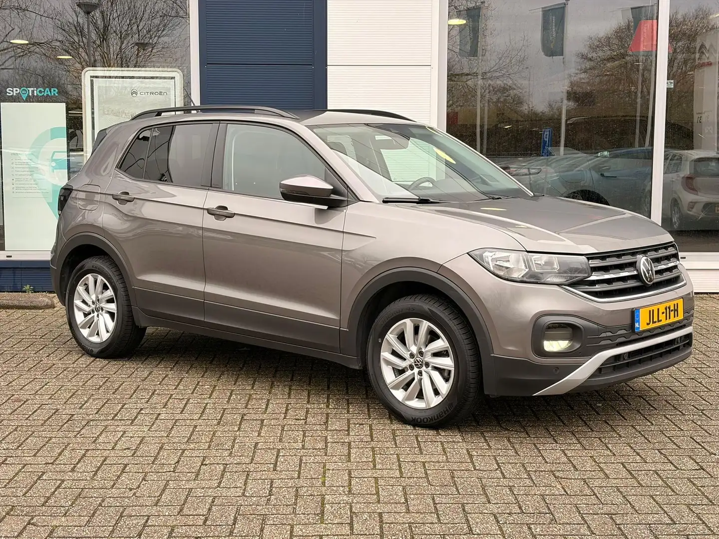 Volkswagen T-Cross 1.0 TSI 110pk 7-DSG Style | Navigatie | Airconditi Grau - 2