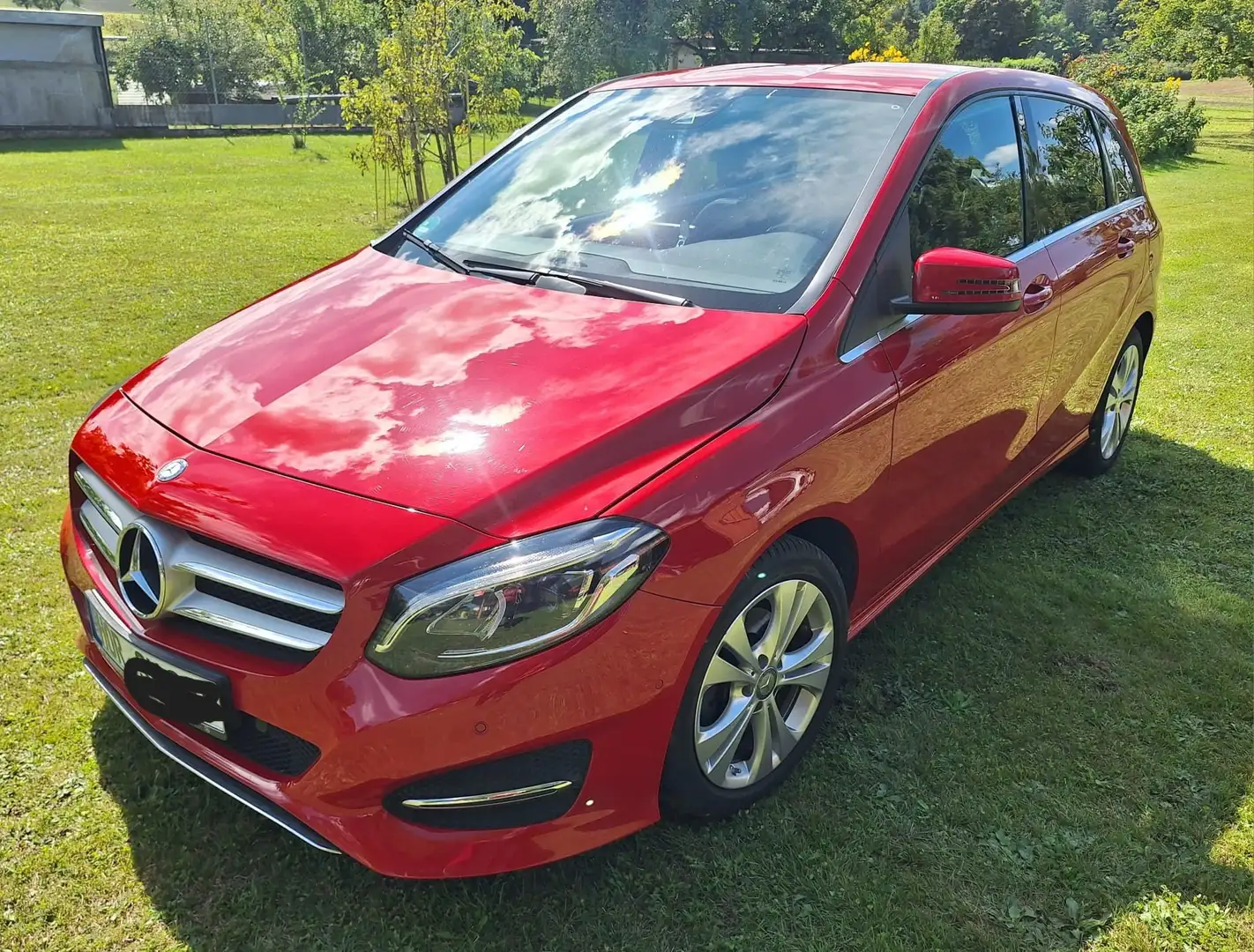 Mercedes-Benz B 220 B 220 4Matic 7G-DCT Urban Rot - 2