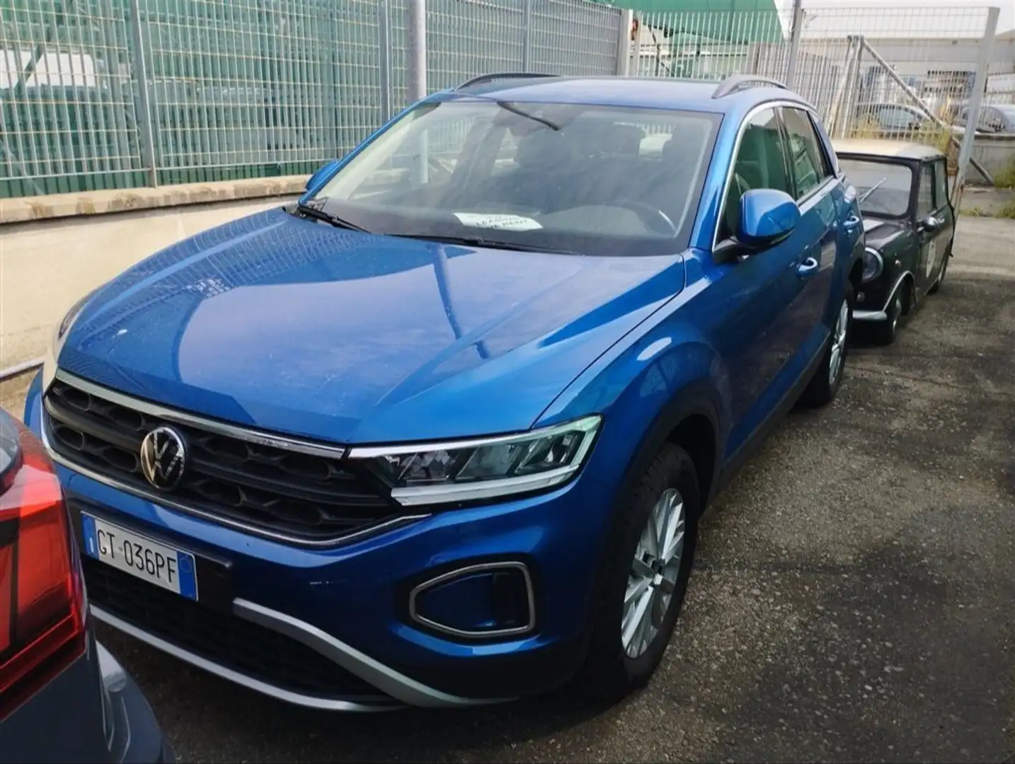 Volkswagen T-Roc 1.5 TSI ACT DSG R-Line Bleu - 1