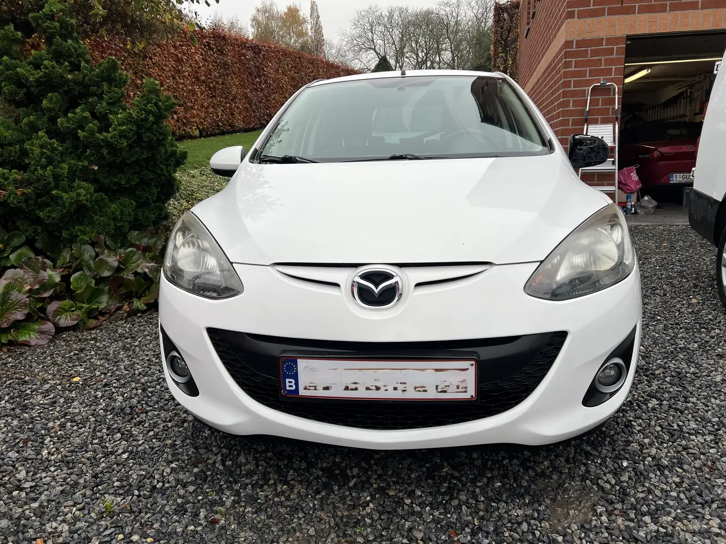 Mazda 2 2 1.3i Sport Navigator Wit - 1