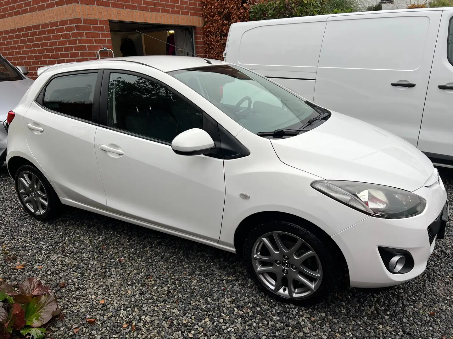 Mazda 2 2 1.3i Sport Navigator Wit - 2
