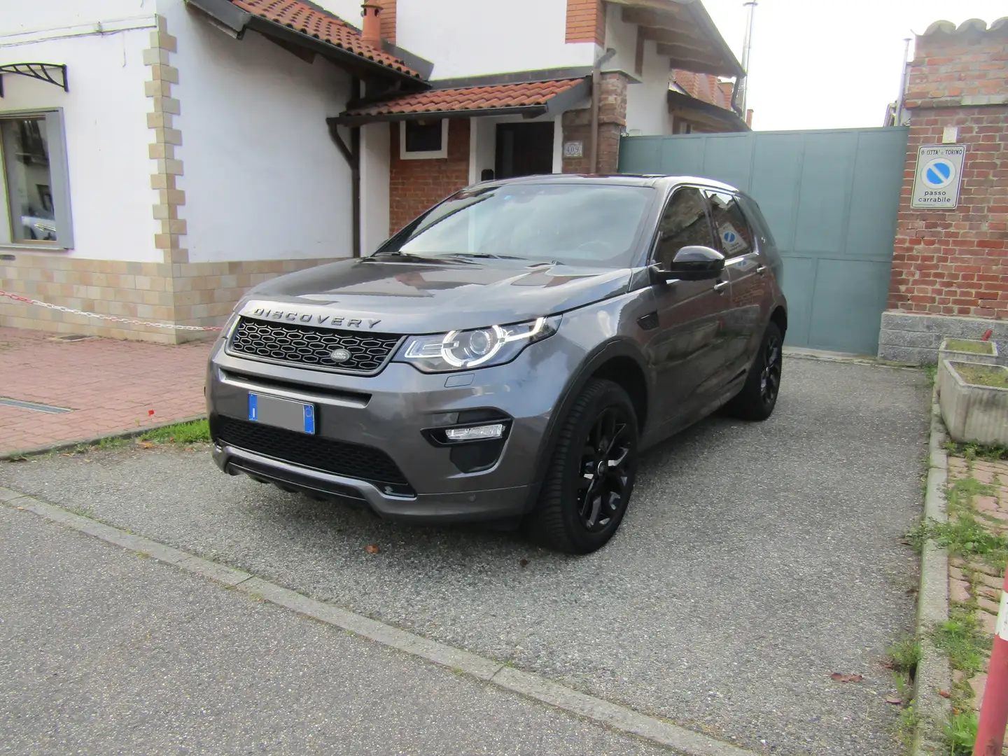Land Rover Discovery Sport 2.0 150CV AUTOMATICA, 4x4, Gancio T., Telecamera p Grigio - 1