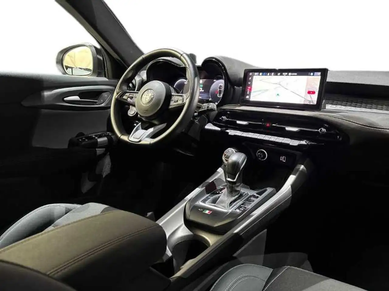 Alfa Romeo Tonale 2024 — фото 15