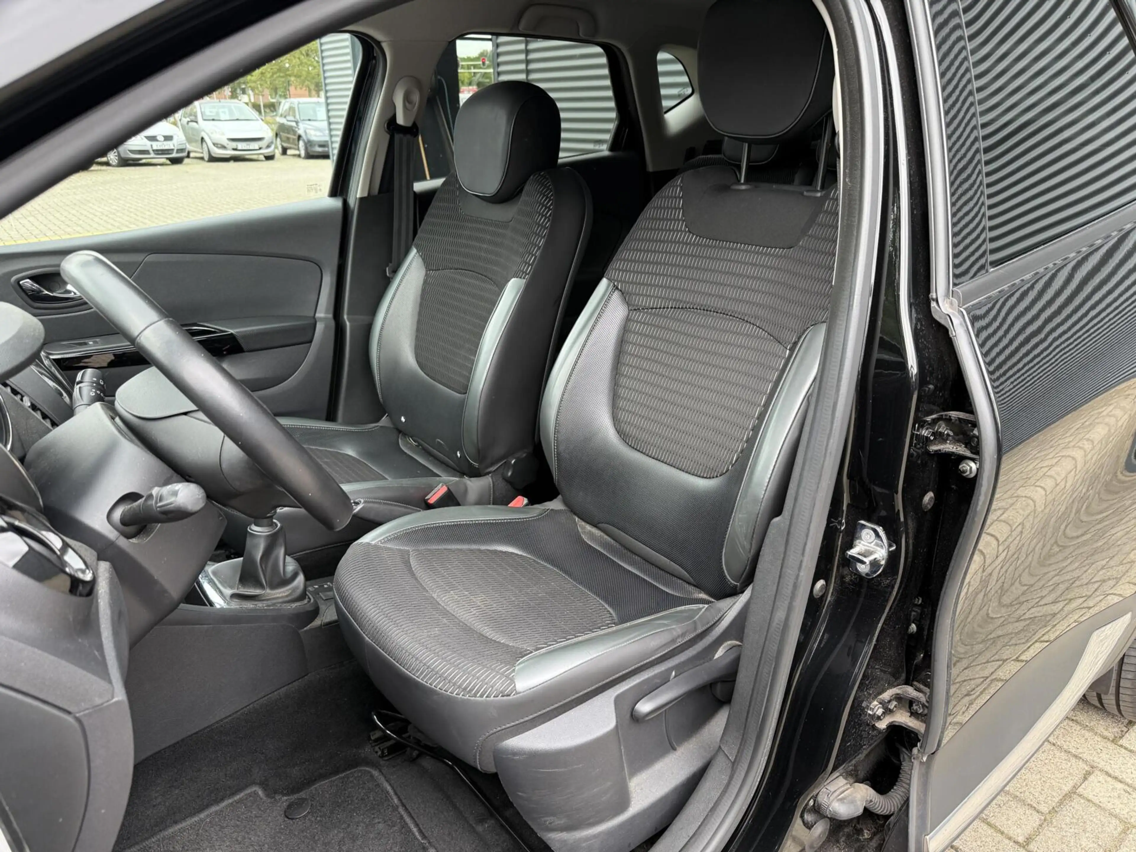 Renault Captur 0.9 TCe Dynamique / Navi / Airco / Cruise — photo 11