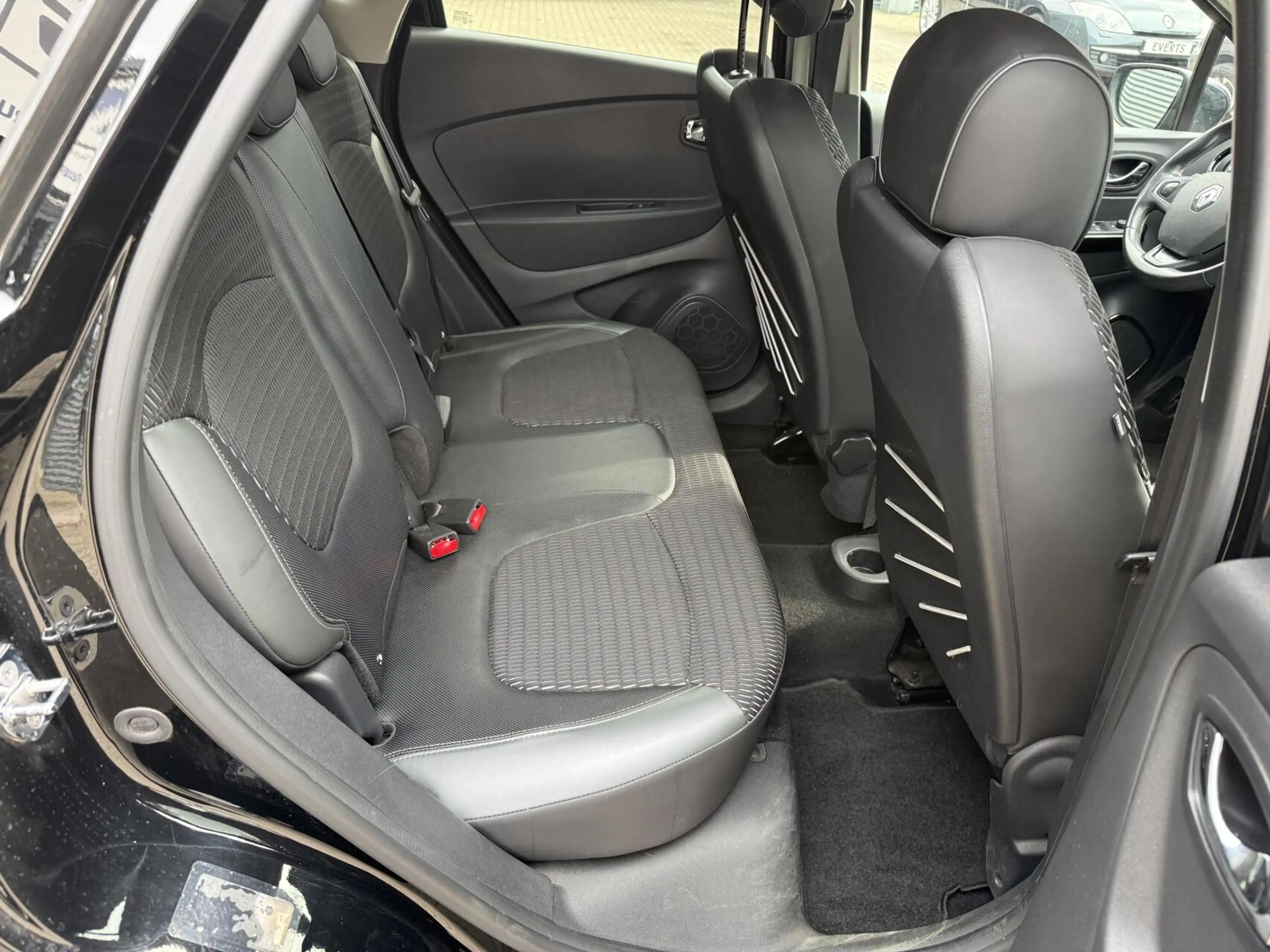 Renault Captur 0.9 TCe Dynamique / Navi / Airco / Cruise — photo 15