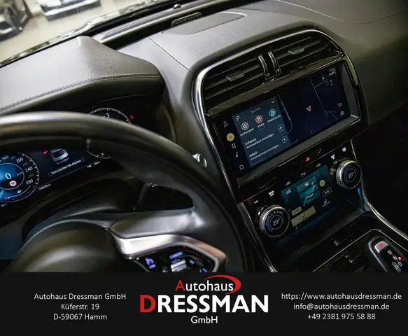 Jaguar Xe view 15
