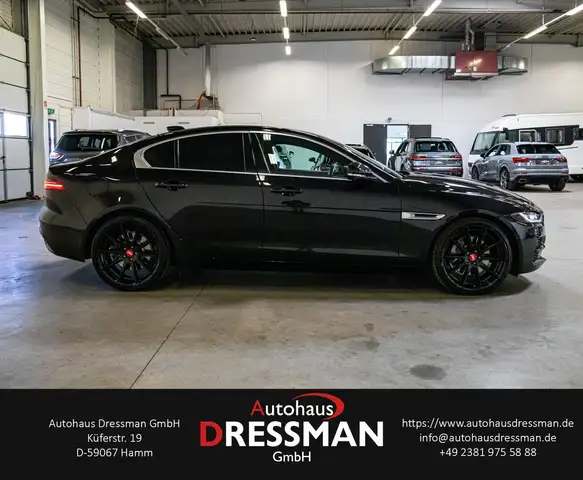 Jaguar Xe view 4