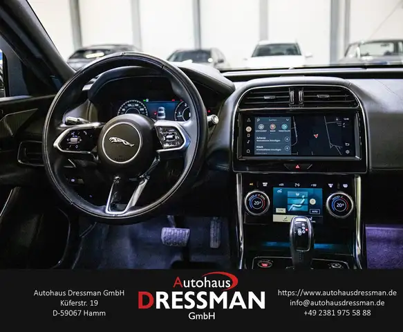 Jaguar Xe view 14