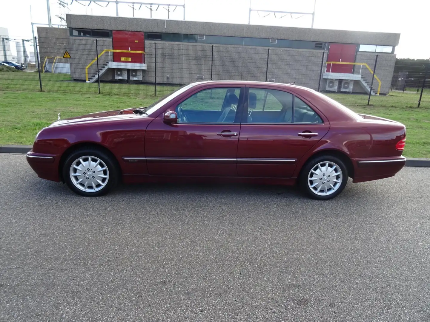 Mercedes-Benz E 320 CDI Avantgarde Rood - 2