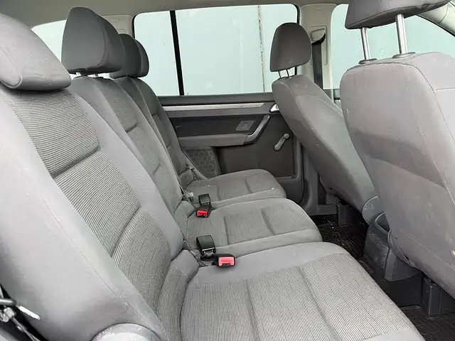 Volkswagen Touran view 9