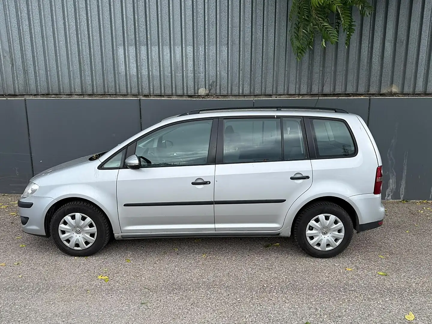 Volkswagen Touran Conceptline 1,9 TDI DPF | PICKERL BIS 12/2026 | Grau - 2