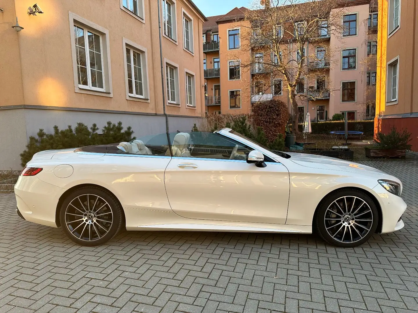Mercedes-Benz S 560 Cabriolet/AMG/Swarovski/Head-Up/360° Weiß - 2