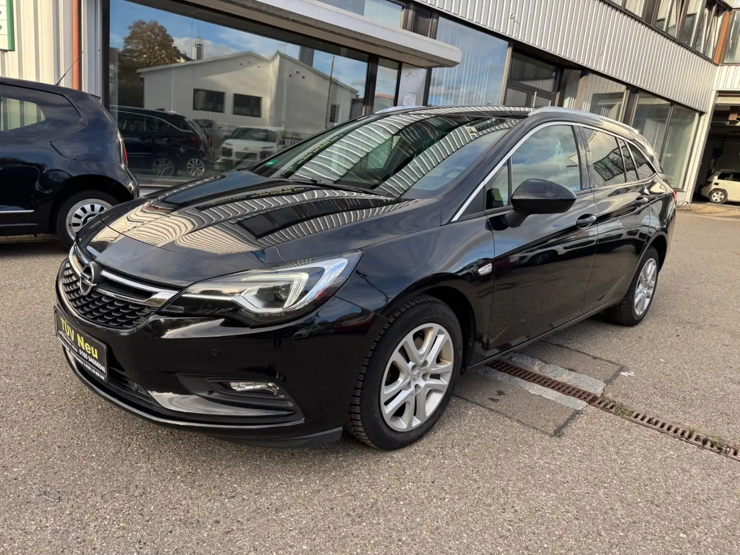 Opel Astra K 1,6 CDTI DPF Sports Tüvneu 2 hand Euro 6 Schwarz - 1