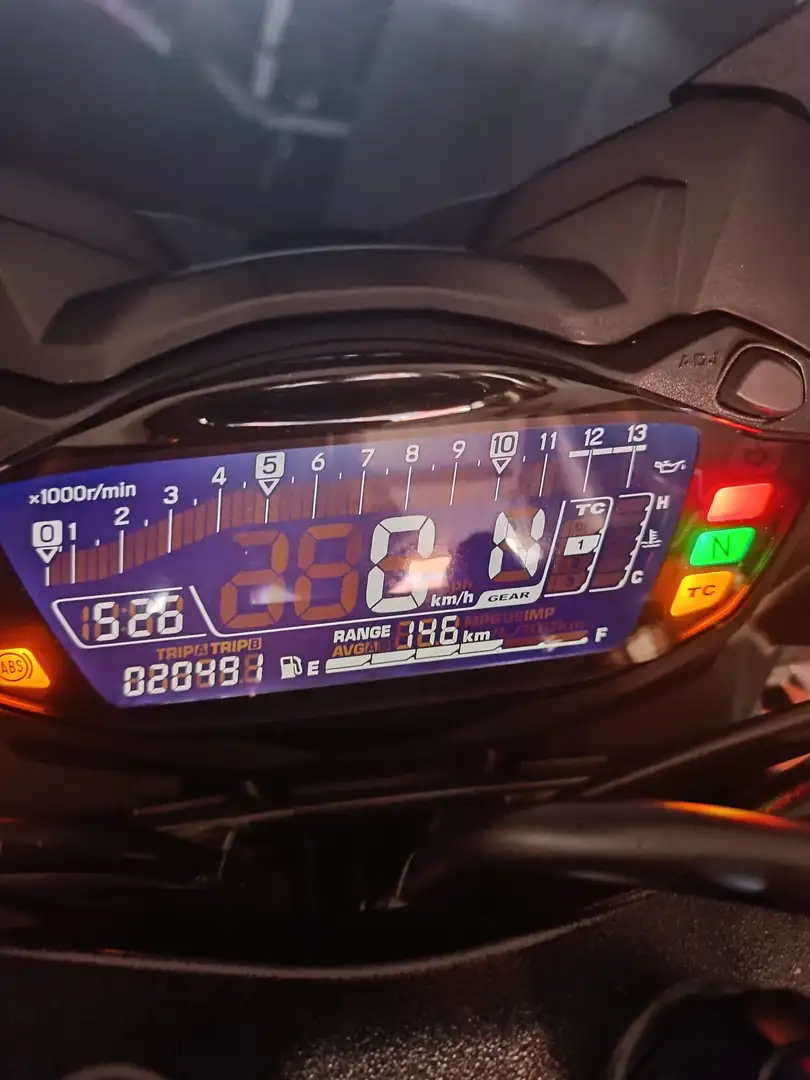 Suzuki GSX-S 750 Carbon Yugen Nero - 2