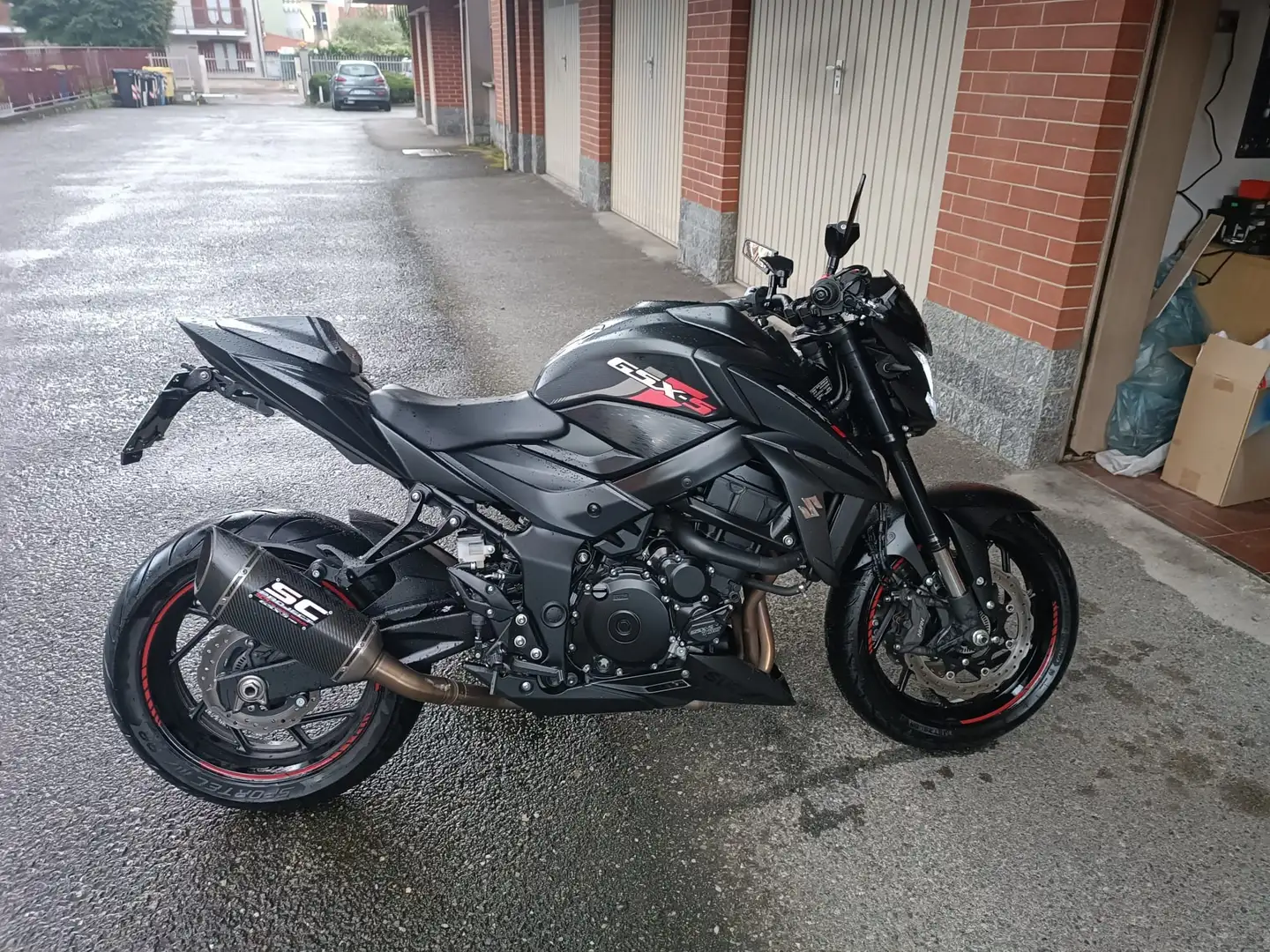 Suzuki GSX-S 750 Carbon Yugen Nero - 1