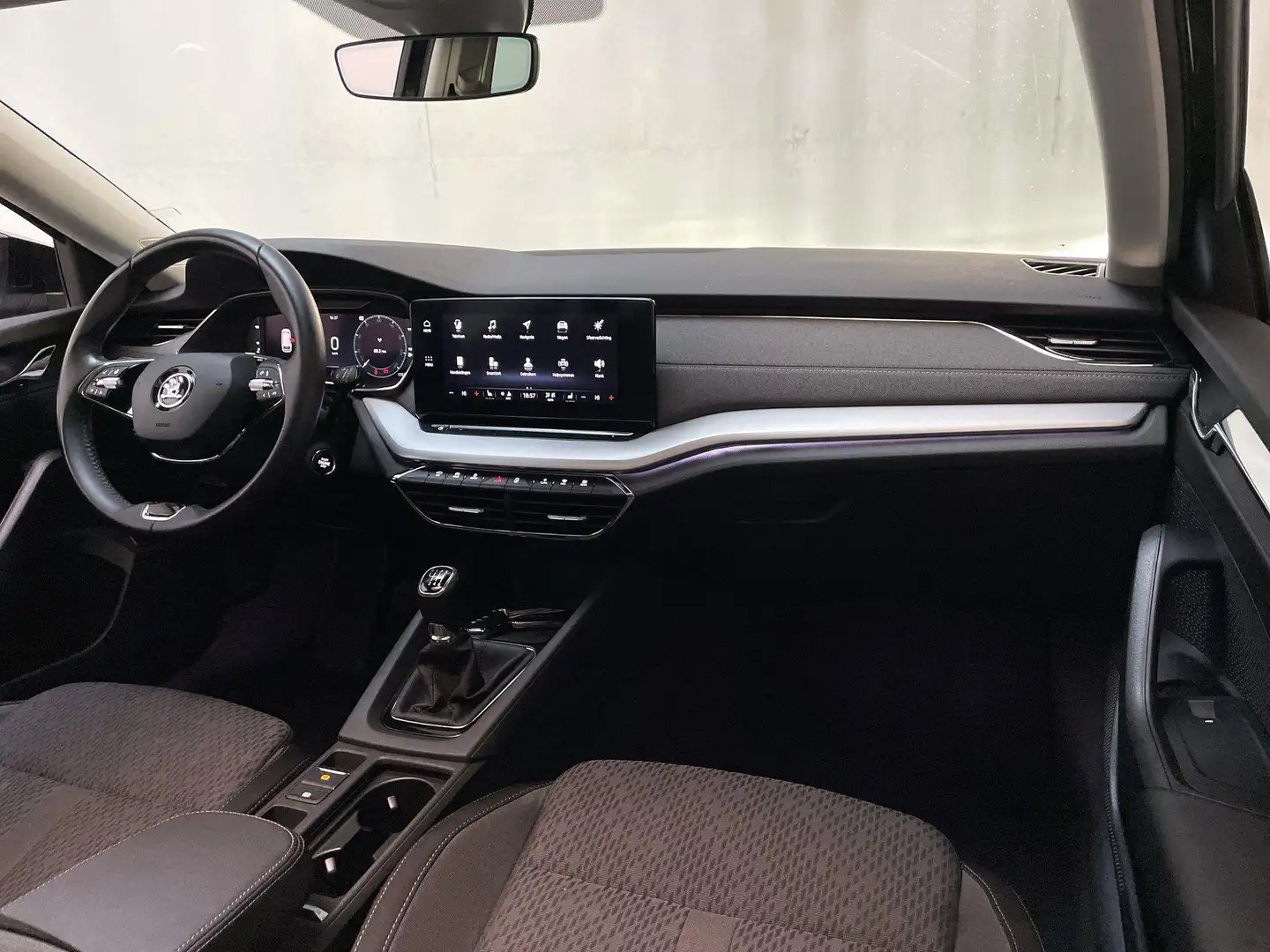 Skoda Octavia Combi 1.0 TSI Business Edition Plus Panoramadak Ca Zwart - 2