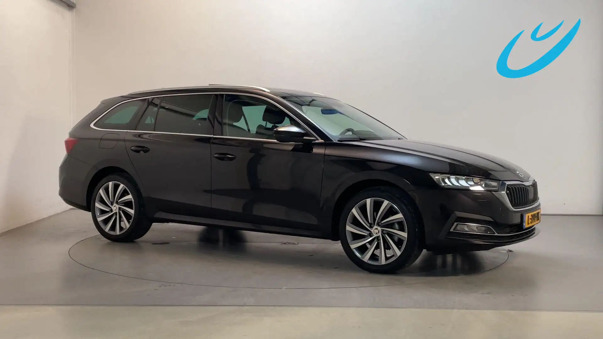 Skoda Octavia Combi 1.0 TSI Business Edition Plus Panoramadak Ca Zwart - 1