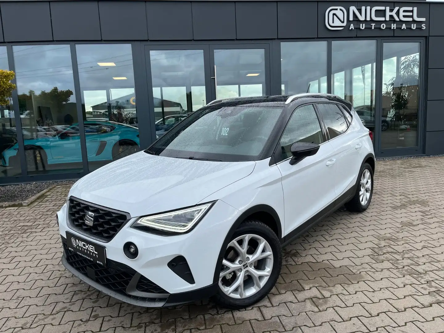 SEAT Arona FR*Led*Kamera*Digi-Tacho*Ahk* Weiß - 1